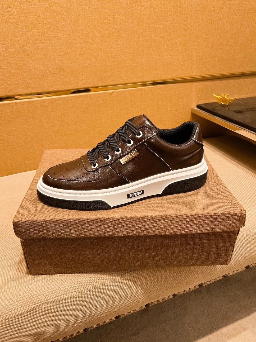 Men's shoes💰 420💰[BV]🔥 High-end men's shoes brand official website 1:1 latest masterpiece: the upper is made of Italian imported first-layer cowhide with a comfortable and breathable lining➕original non-slip and wear-resistant outsole🔥, making walking more convenient and comfortable! An exclusive new model, a stunning work, a beautiful 1:1 replica [color] compared to the official quality! Create a fashionable personality to set off your uniqueness! A must-have for trendy men! Classic 🔥Size: 38-44 Color: 🔥 Colors available🔥.